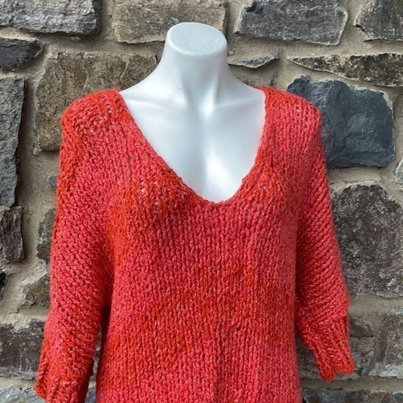 NWT Free People Georgia V Neck Chunky Knit Tunic Sweater in Red Size Medium - Picture 6 of 11